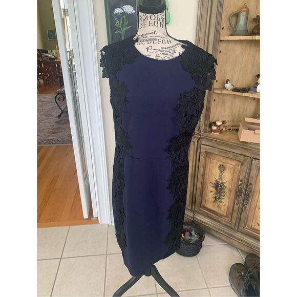 BETSEY JOHNSON, WOMEN'S 10 BLUE SHEATH DRESS, SLEEVELESS, BLACK LACE OVERLAY - Picture 6 of 6
